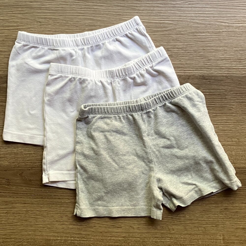 7/8 The Children's Place 3pk 2 White + 1 Gray Cartwheel Shorts